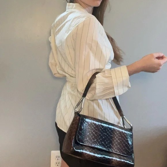 H&M pinstriped tie front top. - Picture 3 of 5